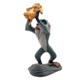 Bullyland - Disney - Figura de juguete Rafiki con Simba bebé 10 cm - El Rey León - Figuras de acción y juguetes