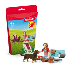 Schleich - Set de bolsillo Excursión con Perros - Juegos de Juguete
