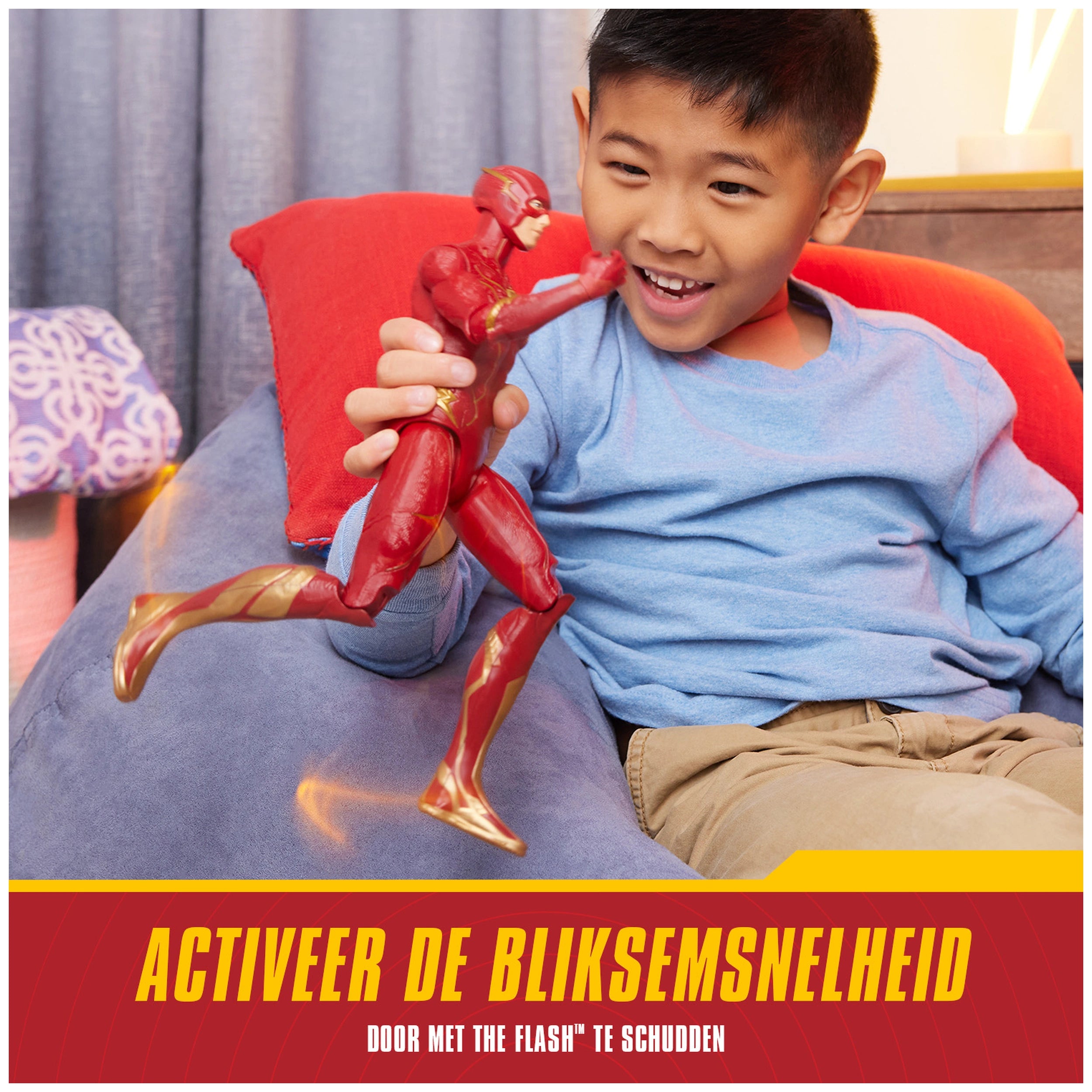 DC Comics Speed Force The Flash Action Figure with Lights and 15+ Sounds 30 cm