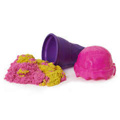 Contenedor de cono de helado Kinetic Sand con 2 colores