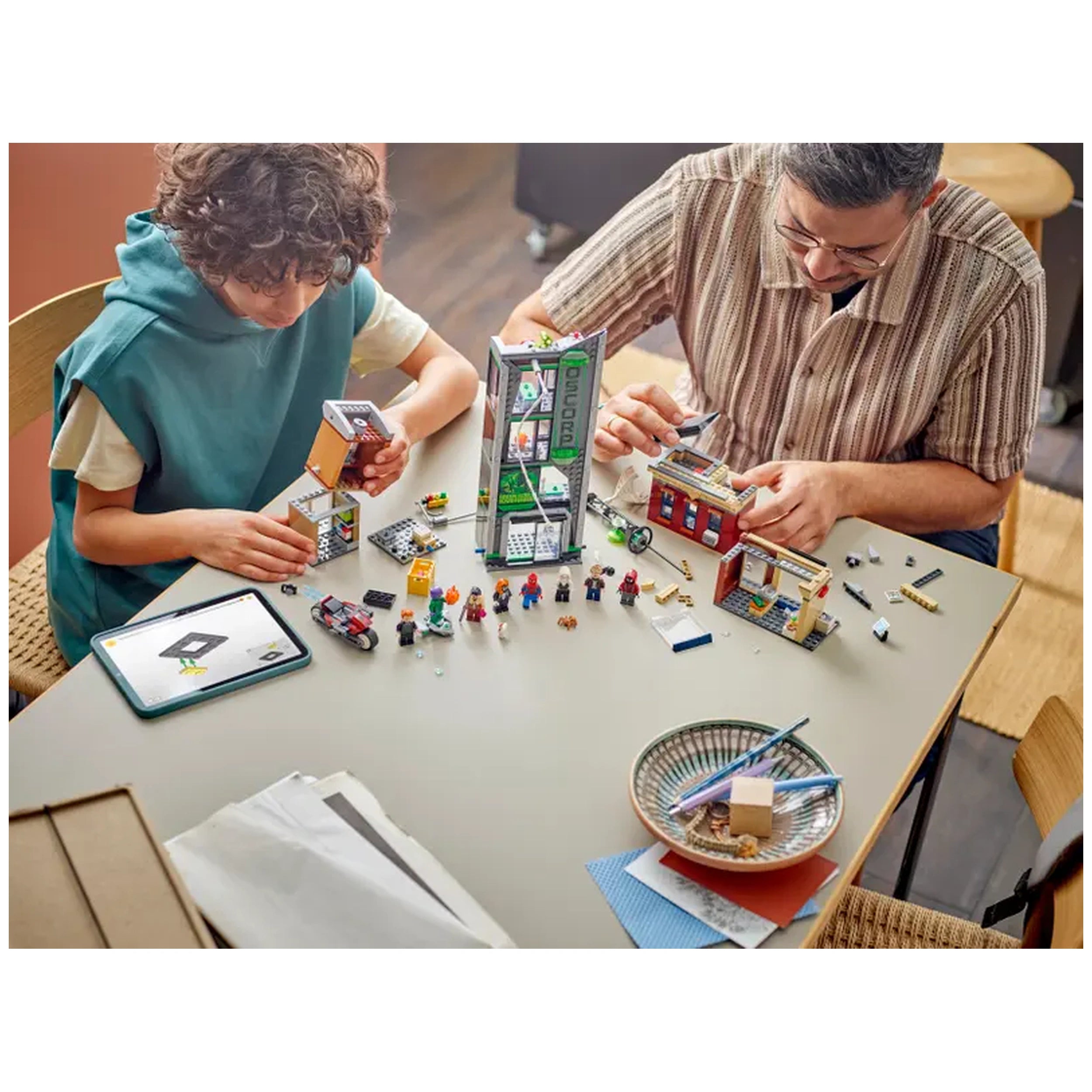 LEGO - Marvel - Set de Construcción Spider-Man vs Oscorp - Juguetes