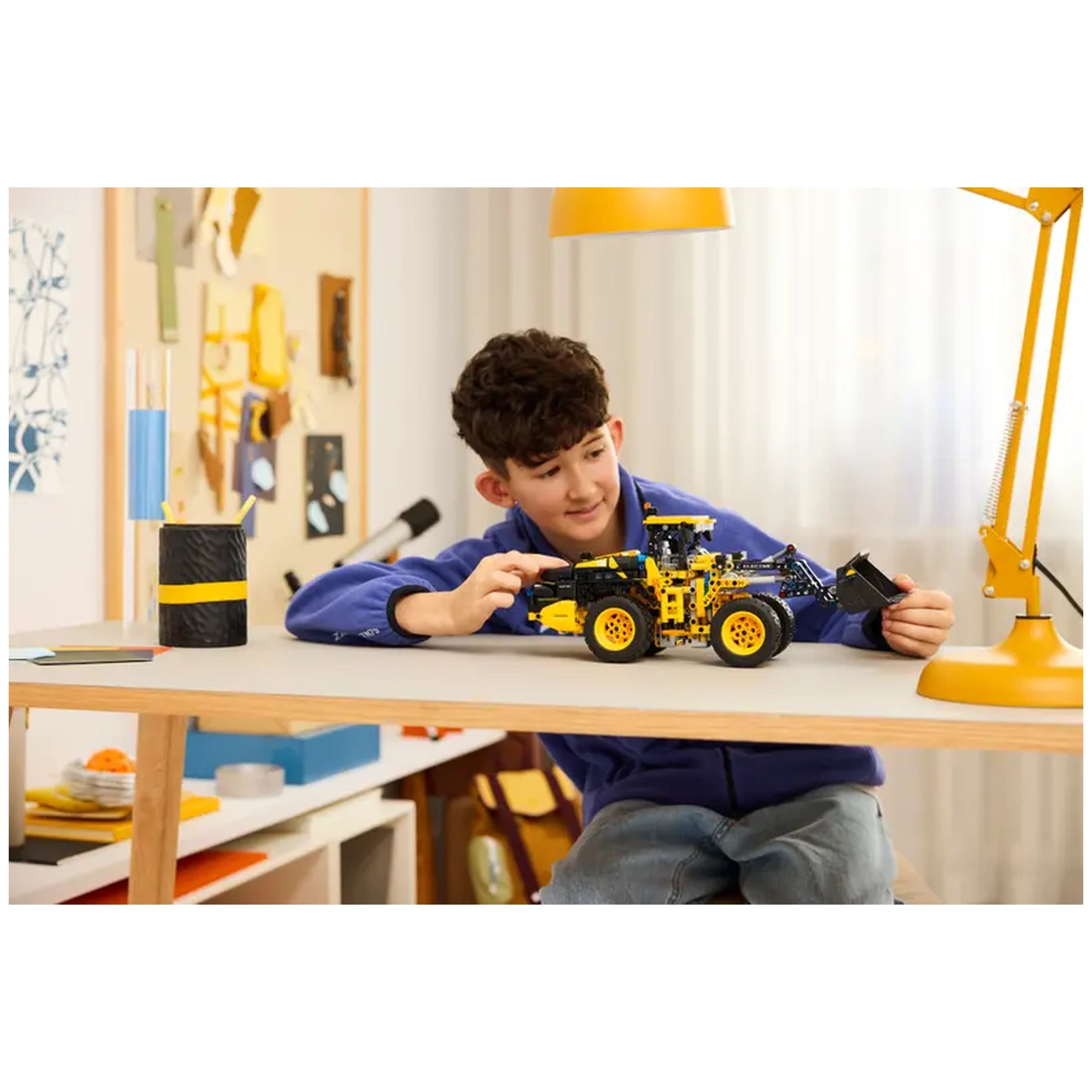 LEGO - Technic Volvo L120 Cargadora de Ruedas Eléctrica - Juguetes de Set de Construcción