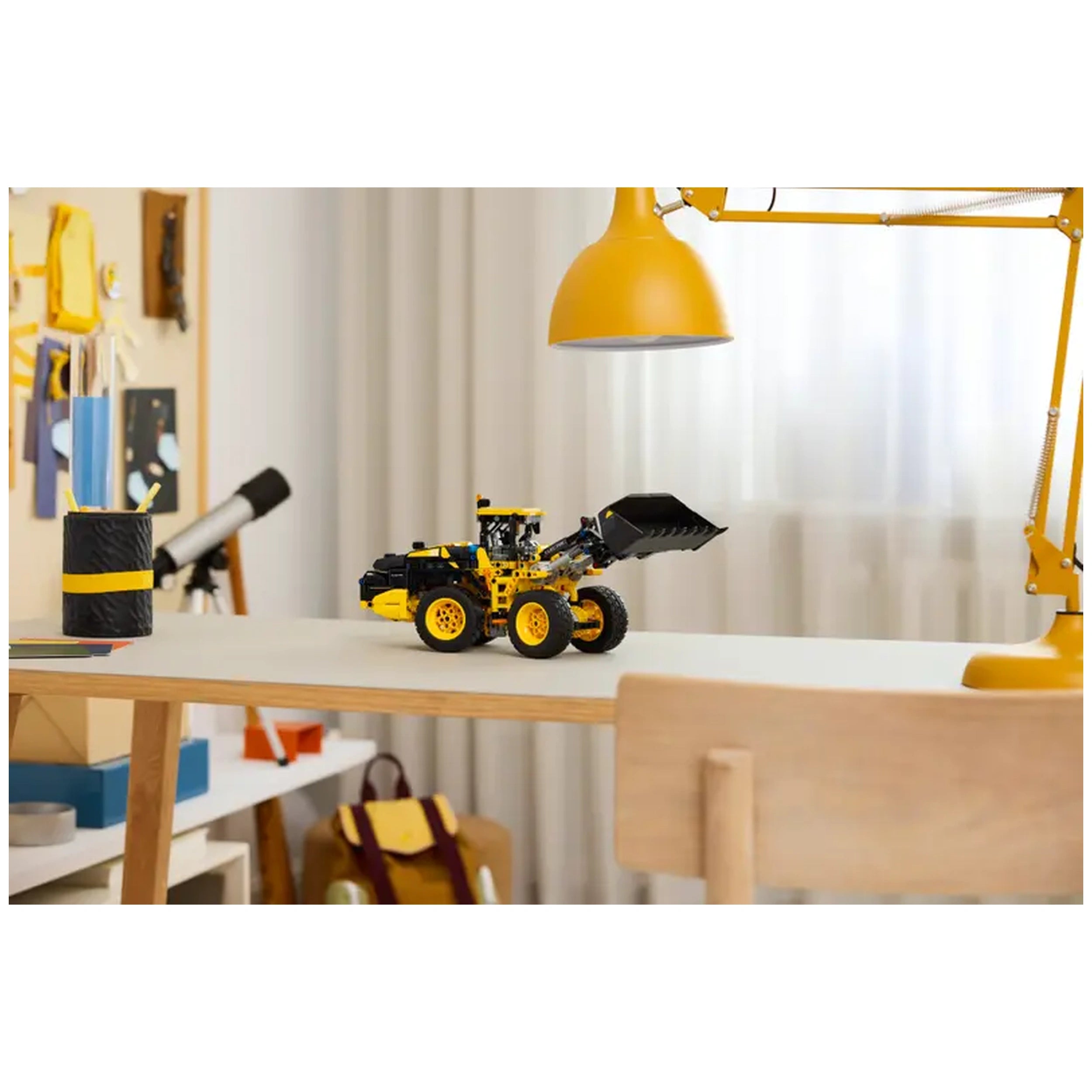 LEGO - Technic Volvo L120 Cargadora de Ruedas Eléctrica - Juguetes de Set de Construcción