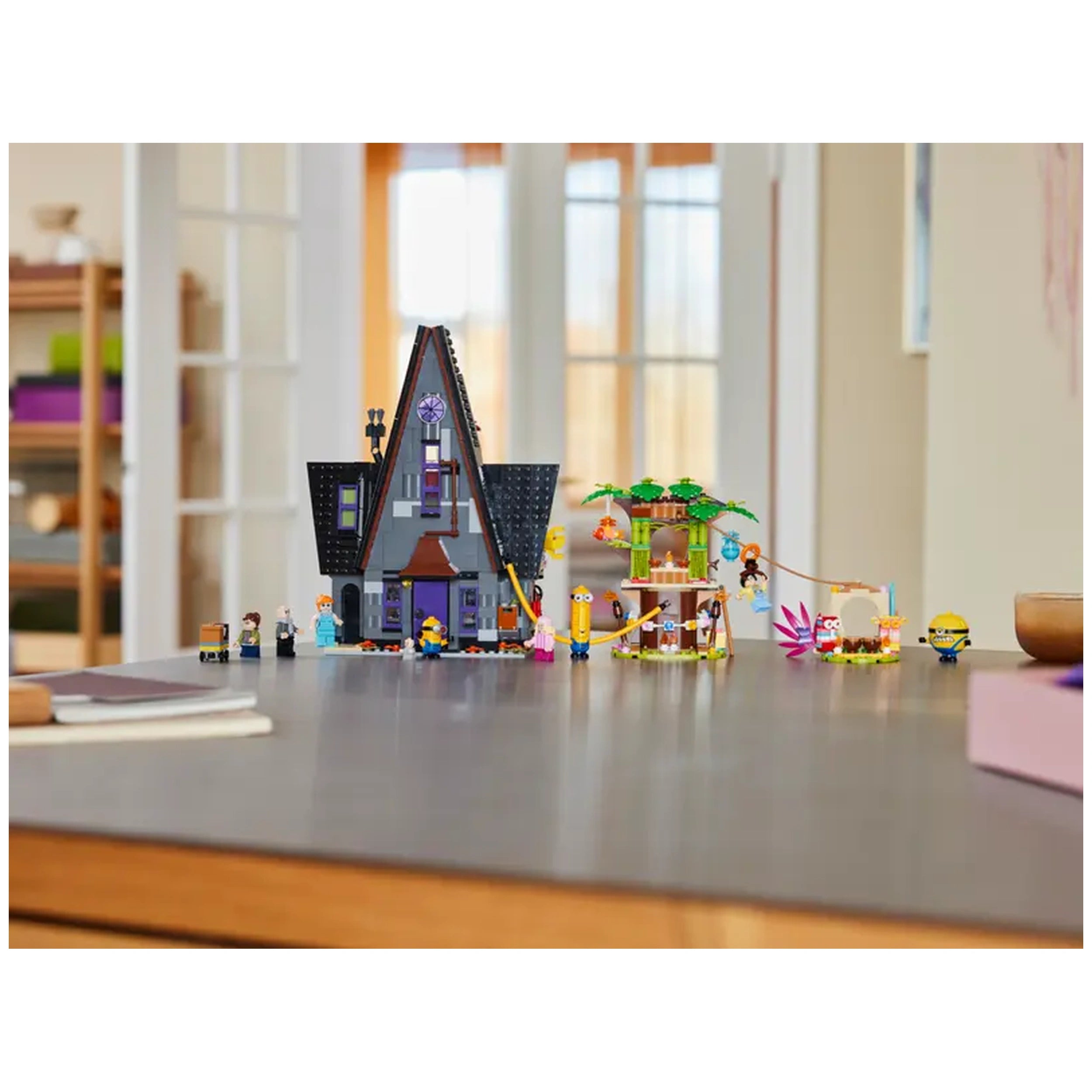 LEGO® Despicable Me construction set featuring Gru's mansion and Minions. Vibrant colors and intricate details enhance imaginative play.