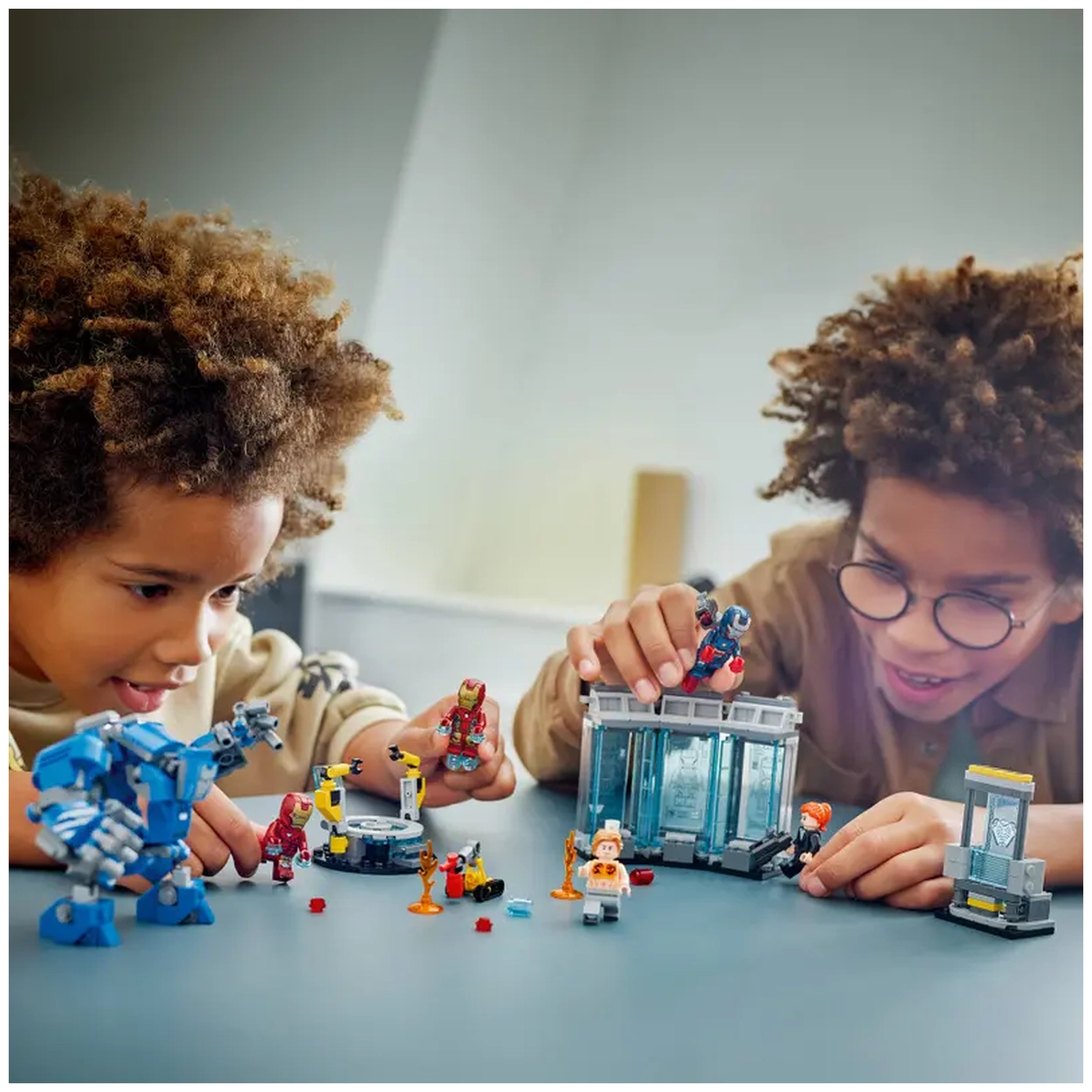 Lego - Marvel Super Heroes - Iron Man's Laboratory: Hall of Armor - Construction Set Toys (Copy)
