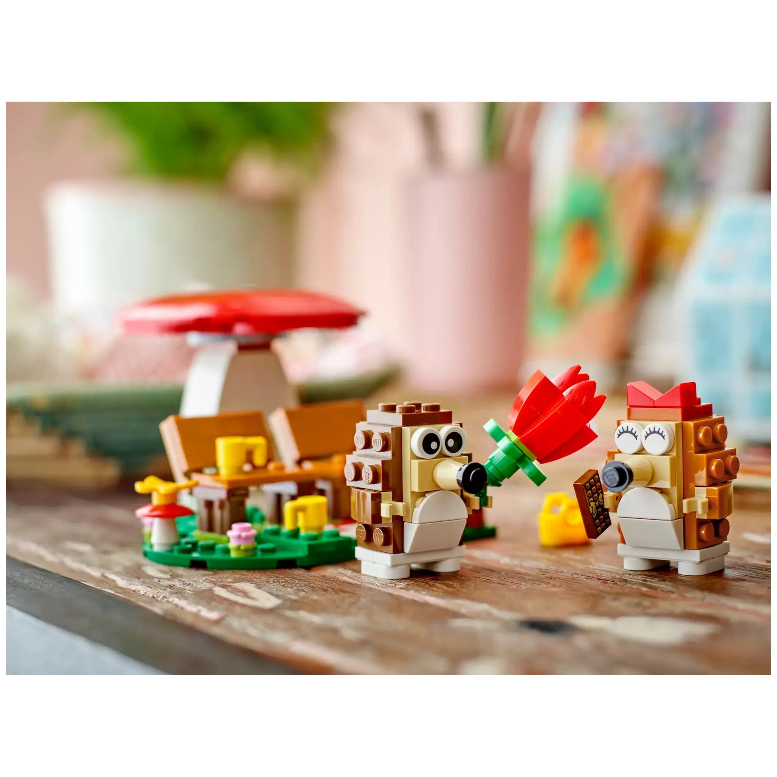 Lego - Seasonal - Hedgehog Picnic Date - Construction Set Toys