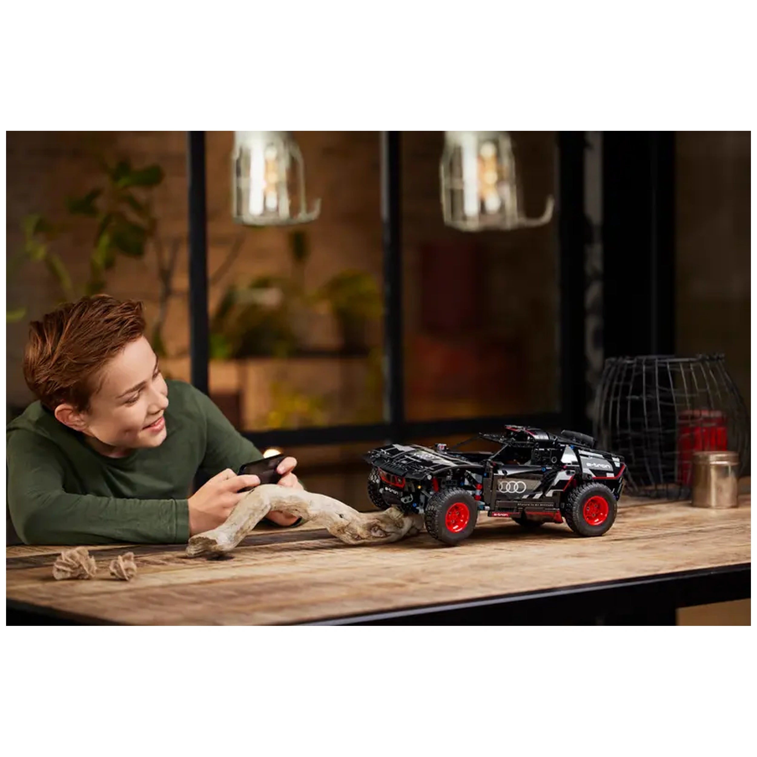 Lego - Technic - Audi RS Q e-tron - Set de Construcción de Juguetes