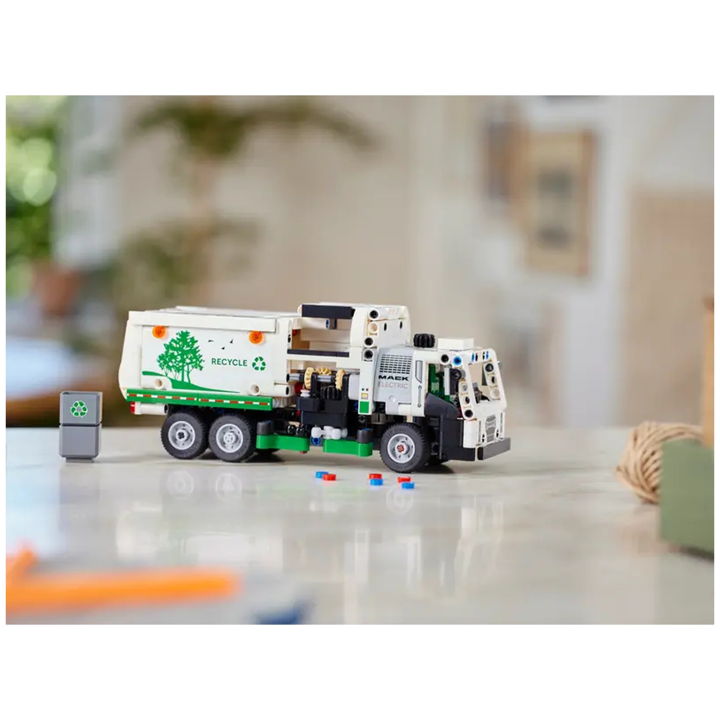 Lego - Technic - Mack LR Electric Garbage Truck - Construction Set Toys