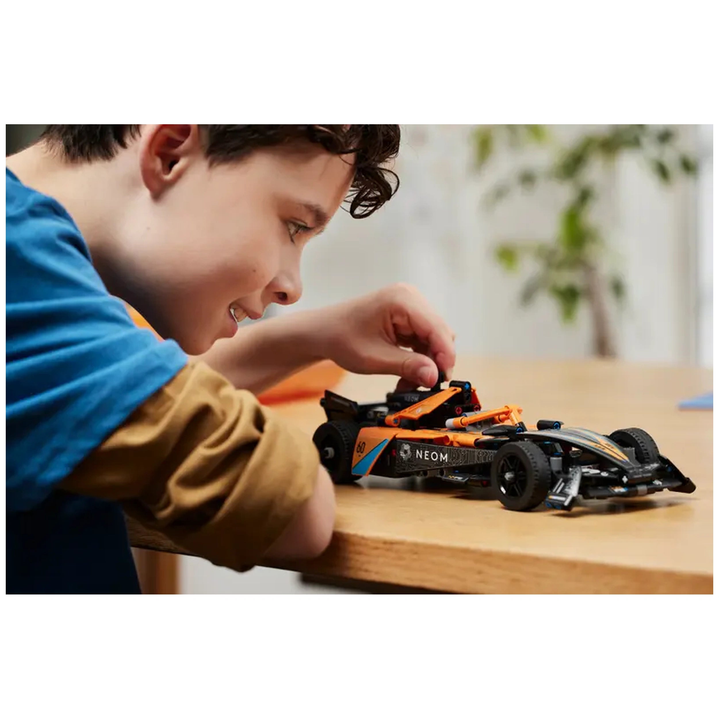 Lego - Technic - Equipo NEOM McLaren de Fórmula E - Juguetes de Set de Construcción