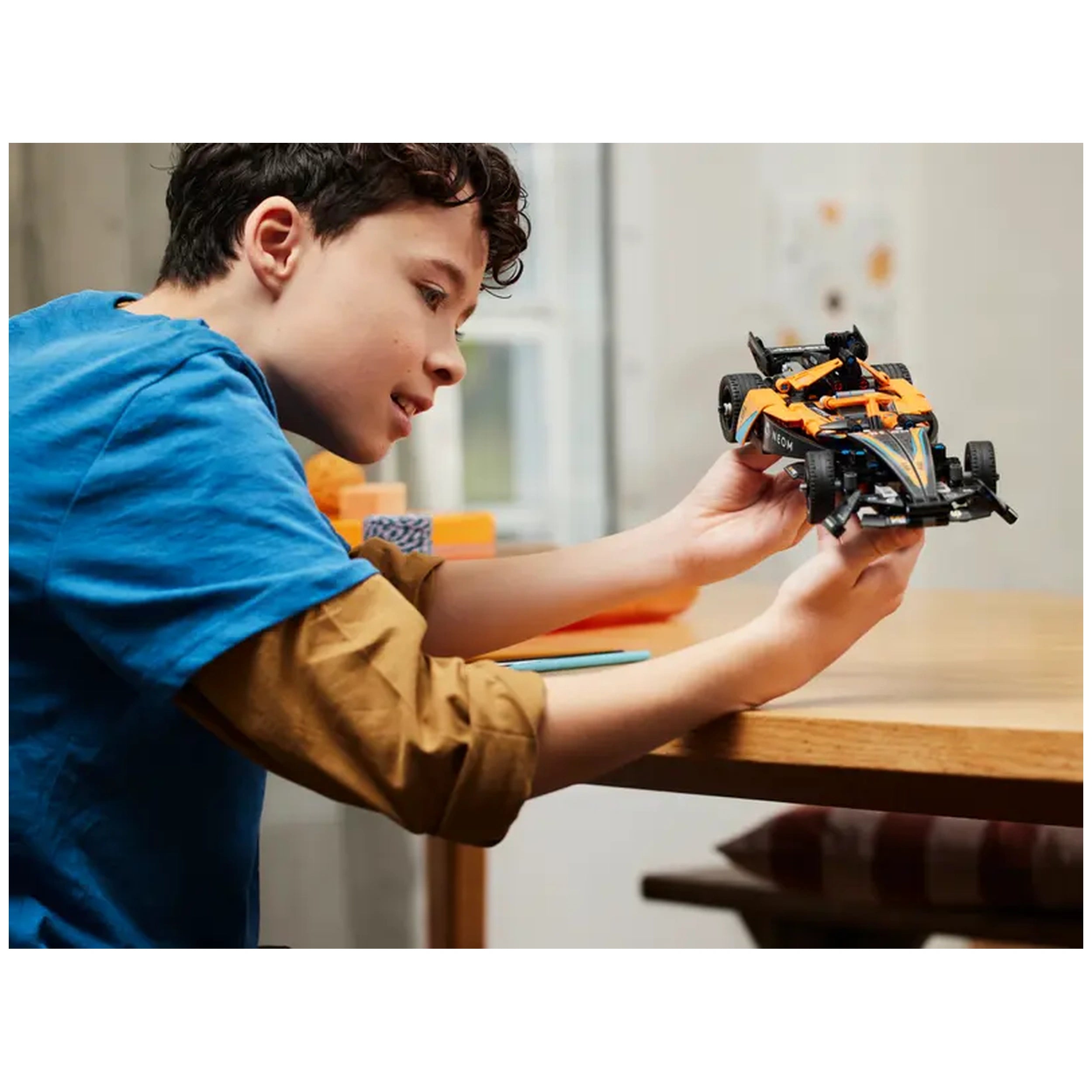 Lego - Technic - Equipo NEOM McLaren de Fórmula E - Juguetes de Set de Construcción