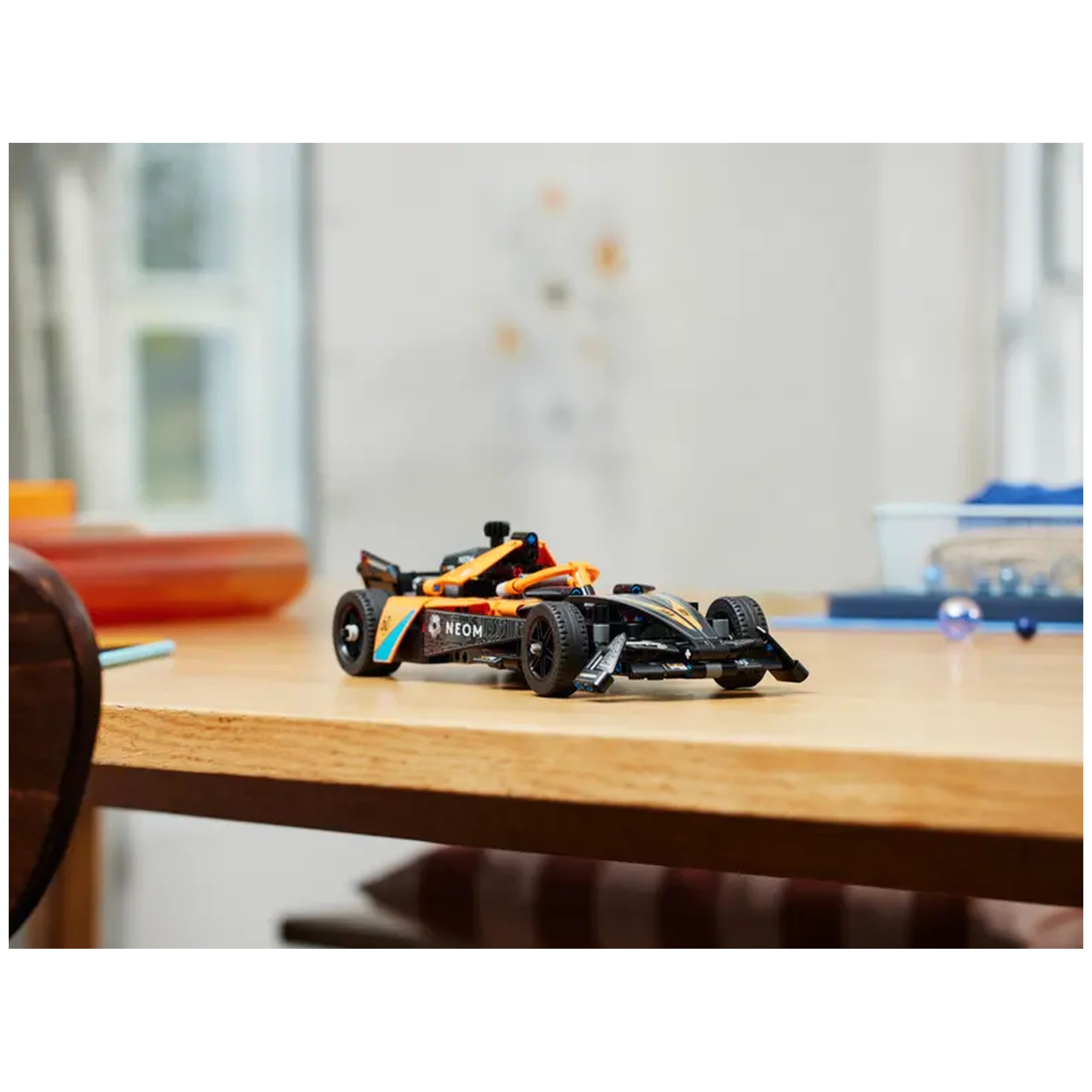Lego - Technic - Equipo NEOM McLaren de Fórmula E - Juguetes de Set de Construcción