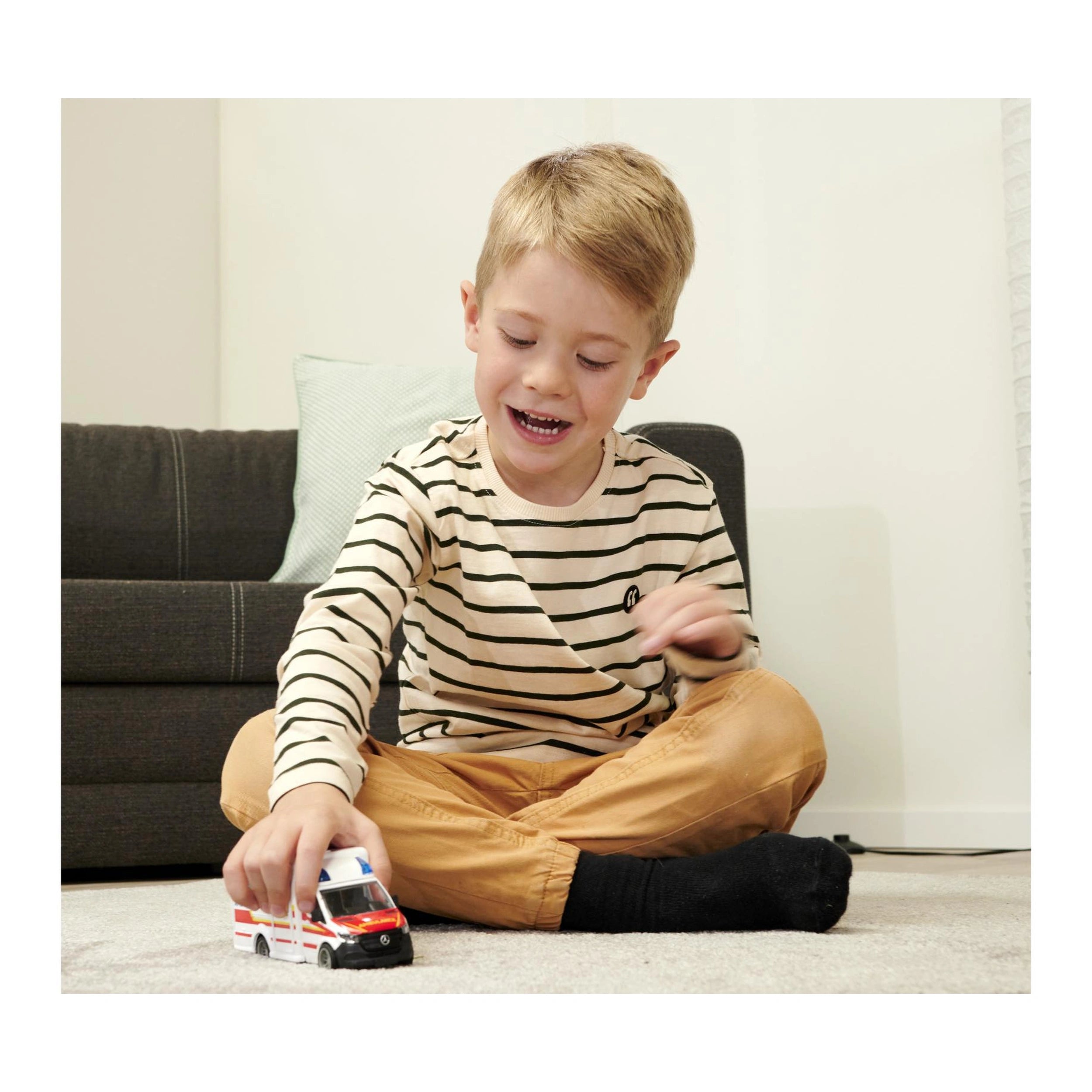 Majorette - Mercedes-Benz-Sprinter-Ambulance - Play-Vehicles