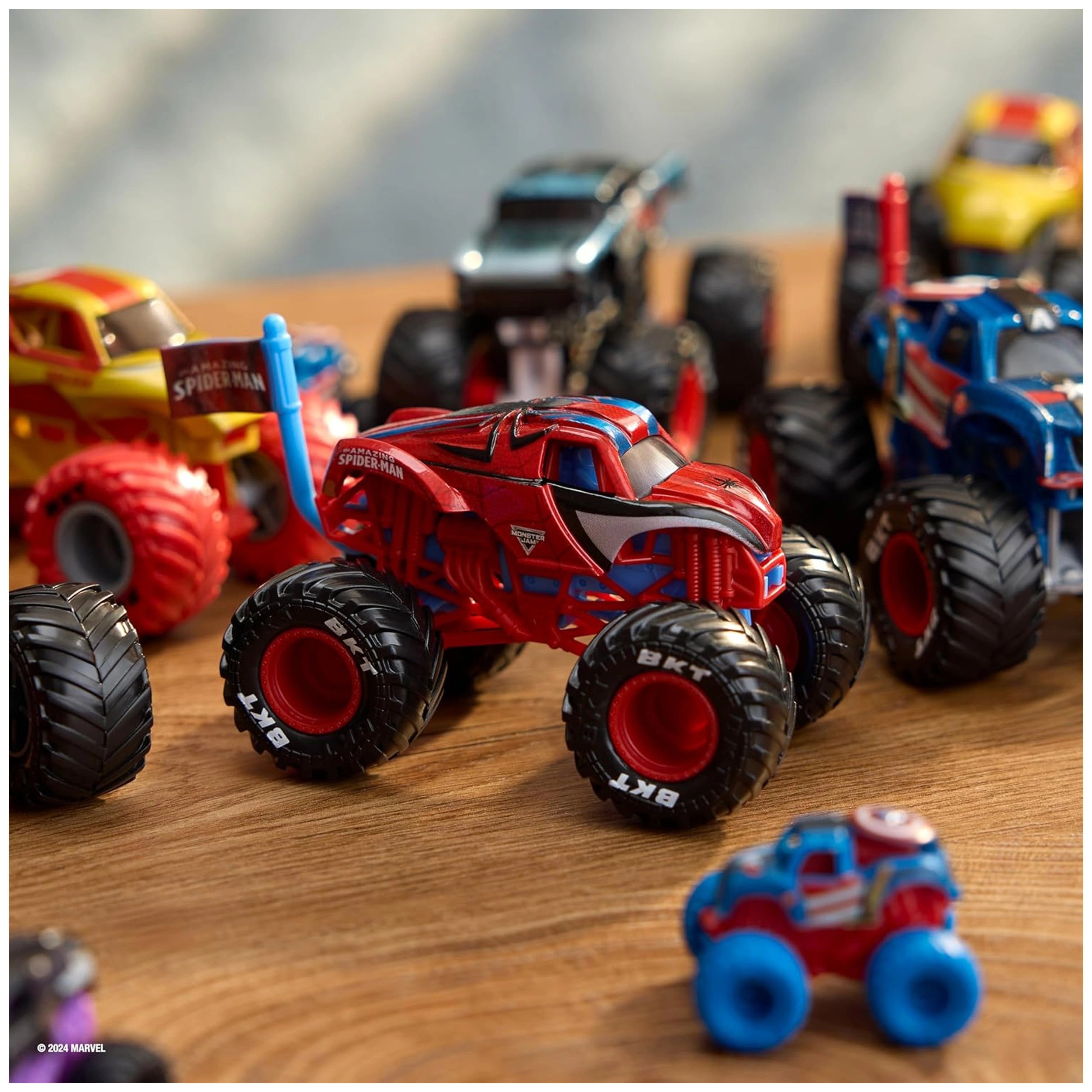 Marvel - Monster Jam Truck - Figuras de Acción y Juguetes