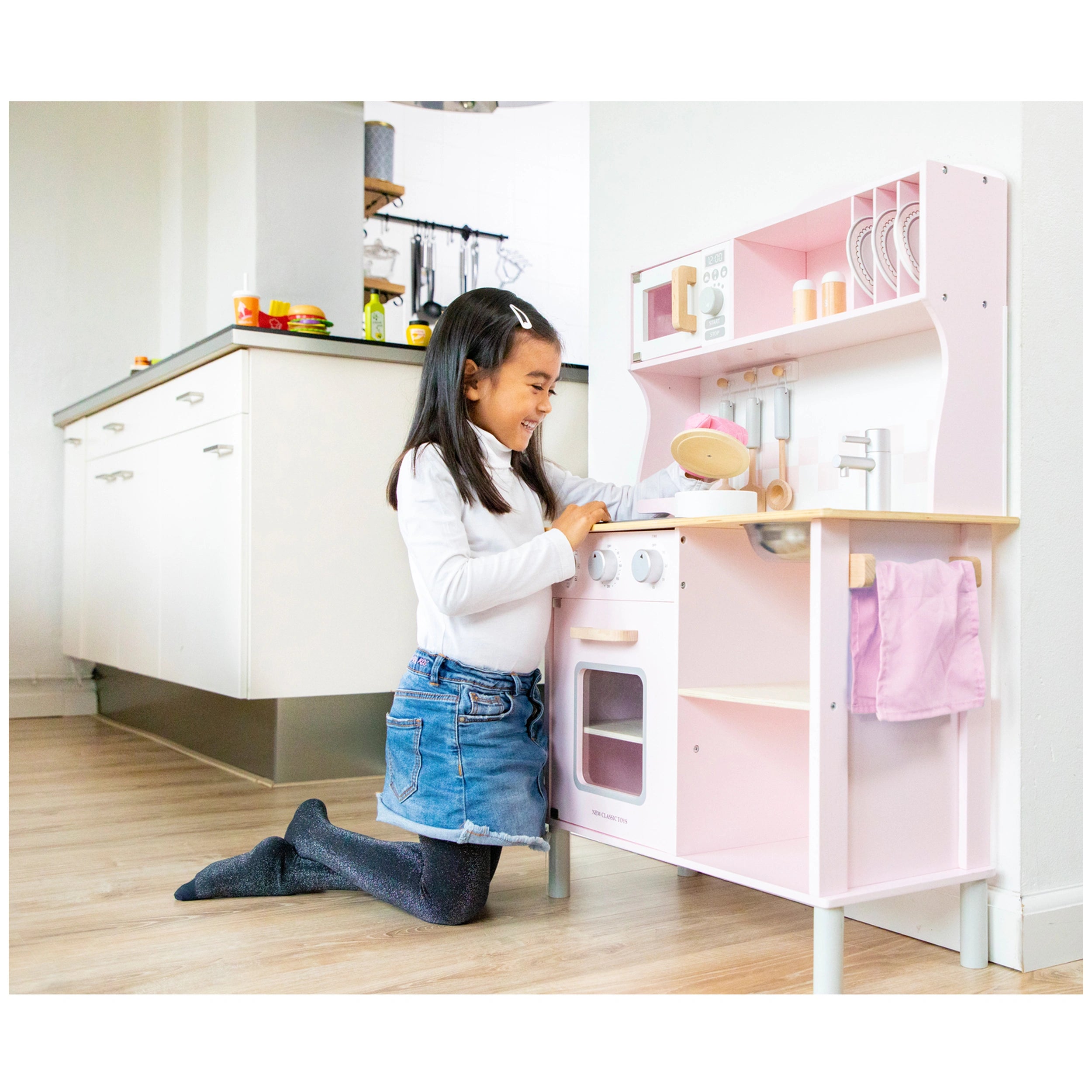 New Classic Toys - Kitchenette - Modern - Electric Cooking - Pink - Pretend Professions & Role Playing
