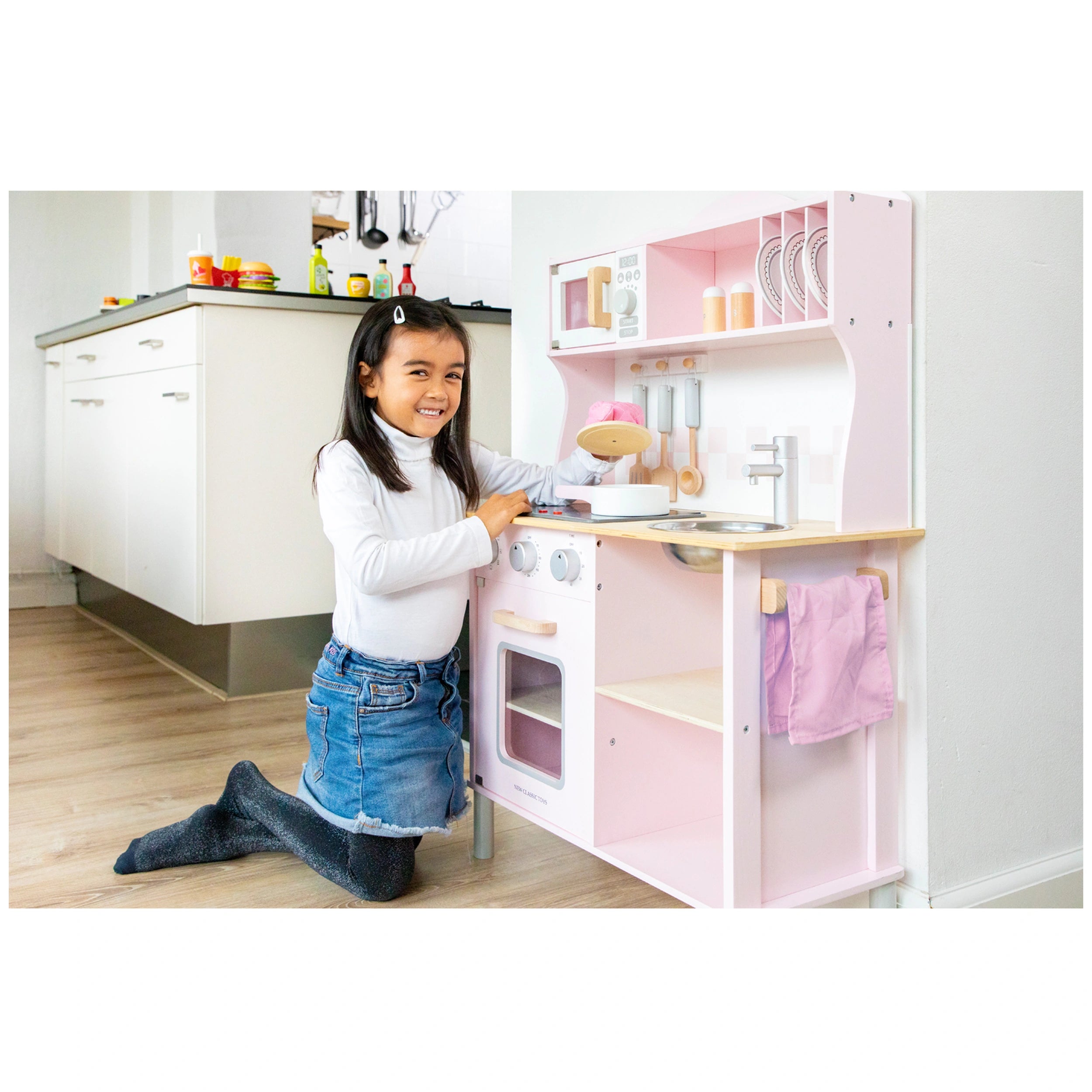 New Classic Toys - Kitchenette - Modern - Electric Cooking - Pink - Pretend Professions & Role Playing