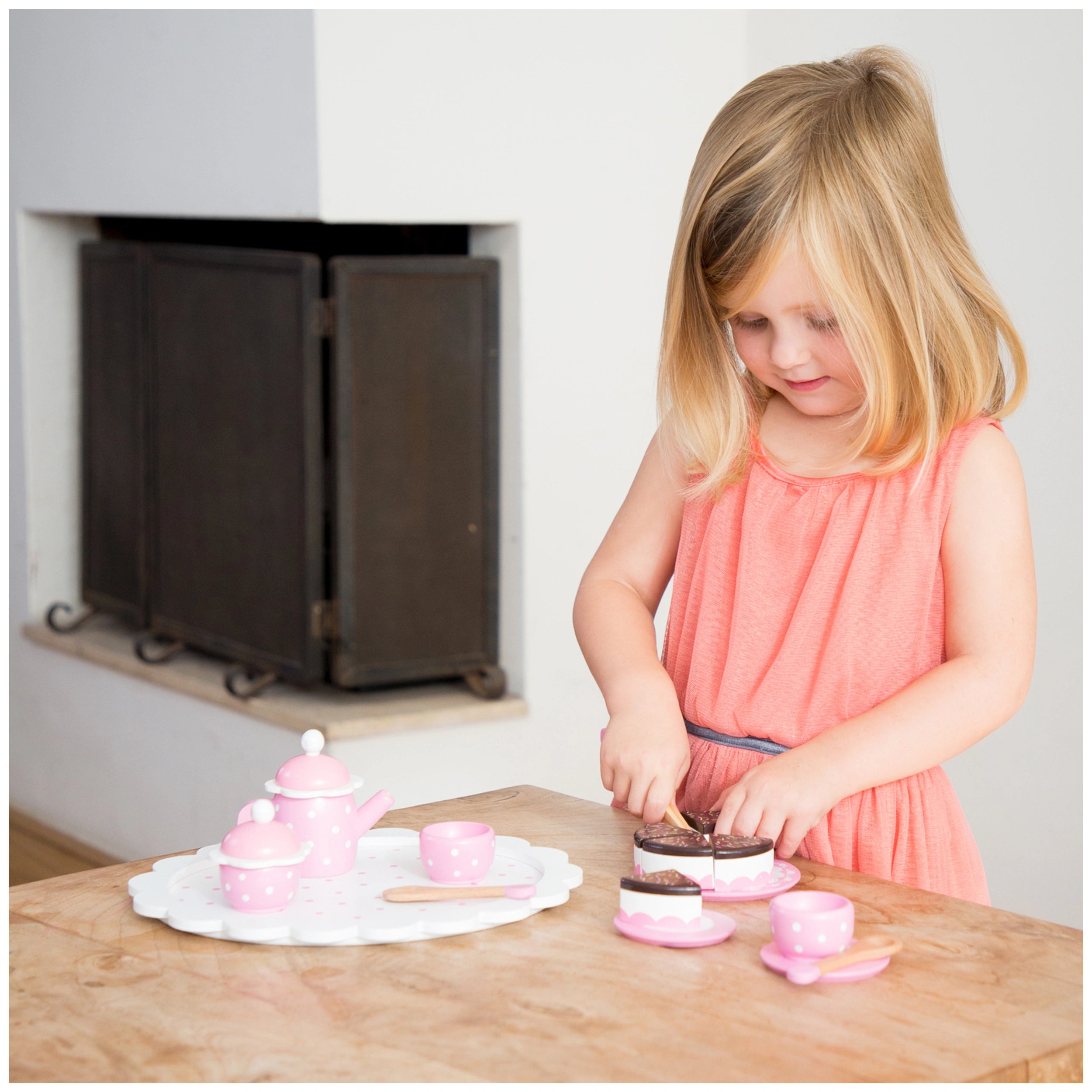 New Classic Toys - Juego de té con pastel para cortar - Rosa - Profesiones de juego y juegos de rol