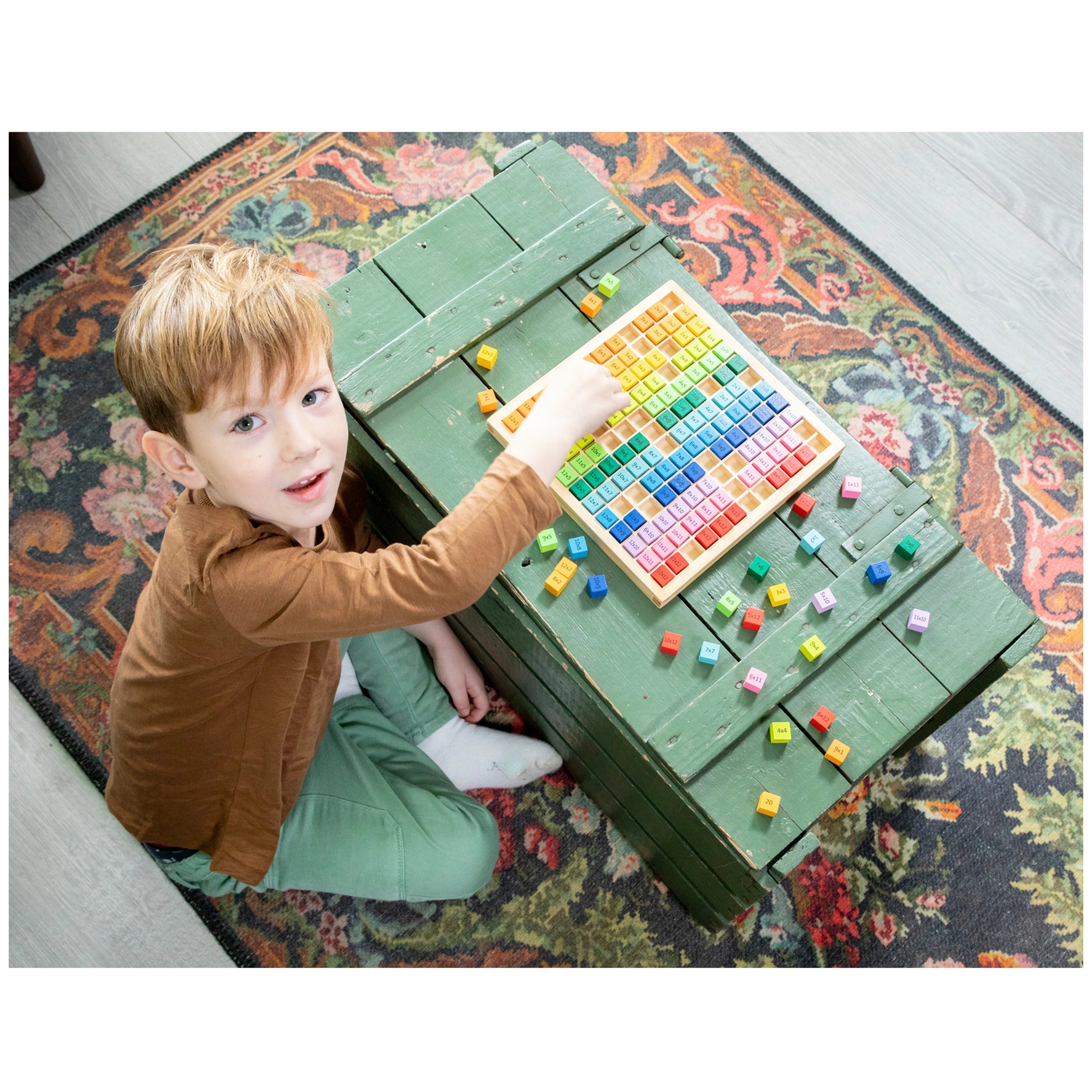 New Classic Toys - Bandeja de tablas de multiplicar - Juguetes educativos