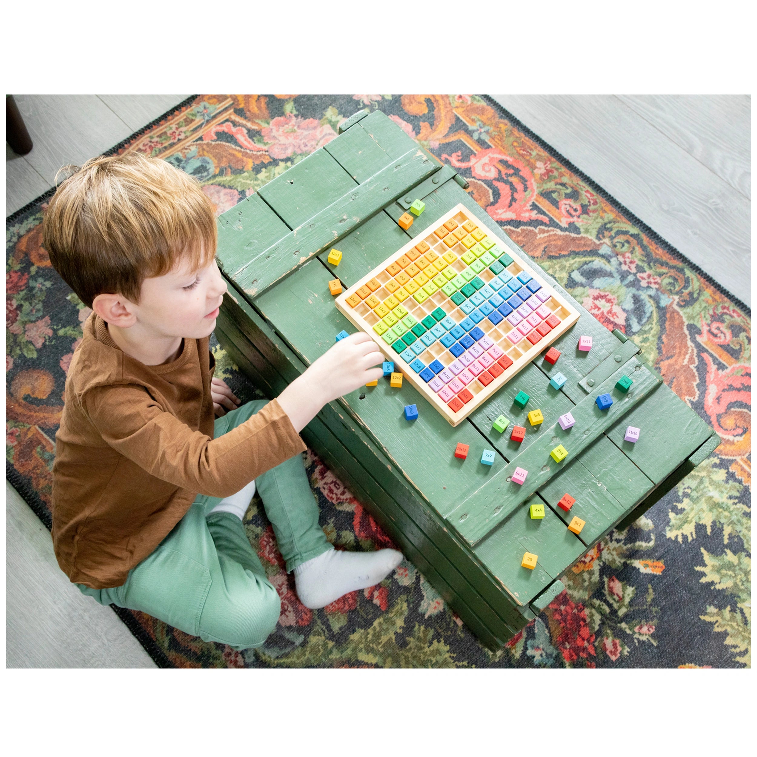 New Classic Toys - Bandeja de tablas de multiplicar - Juguetes educativos