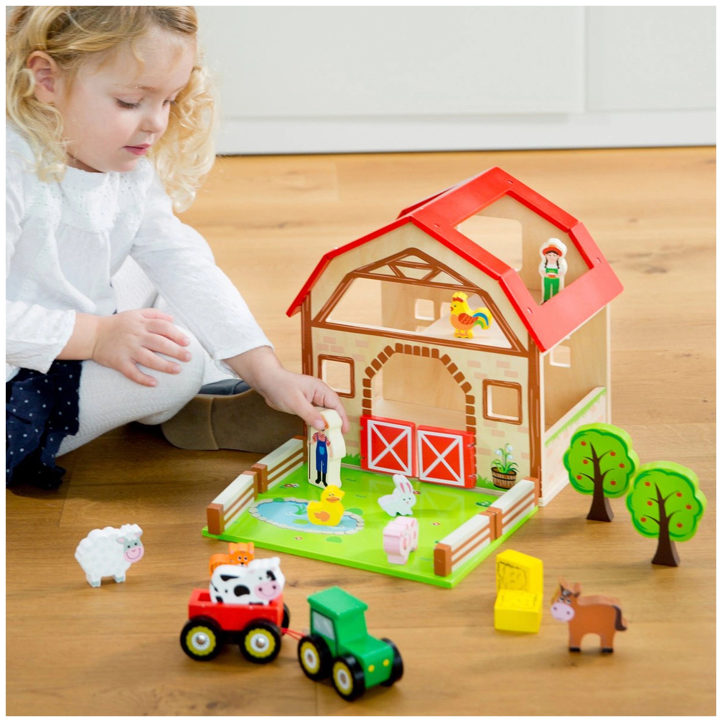 New Classic Toys - Wooden Farm Toy Set With 20 Figures - Toy Playsets