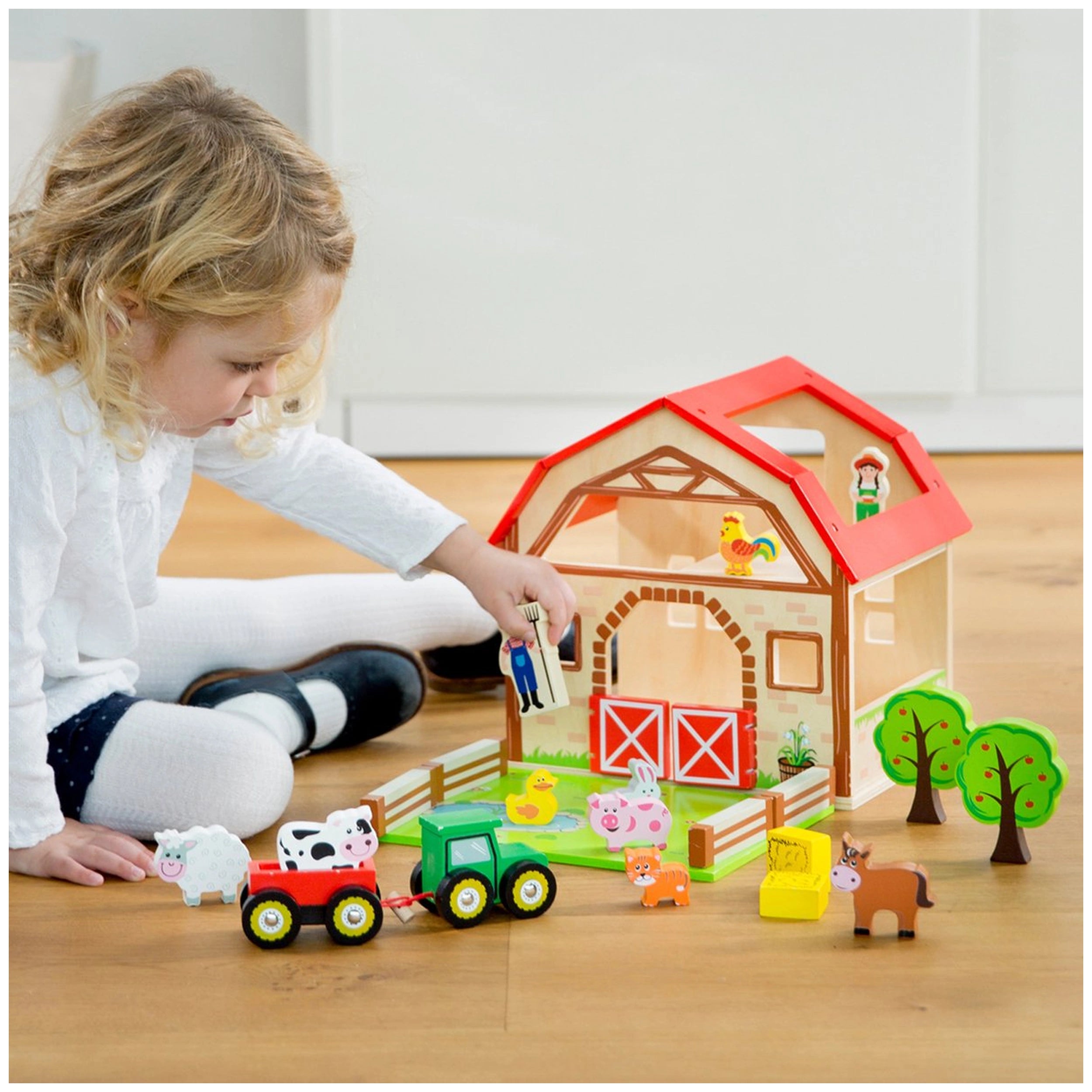 New Classic Toys - Wooden Farm Toy Set With 20 Figures - Toy Playsets