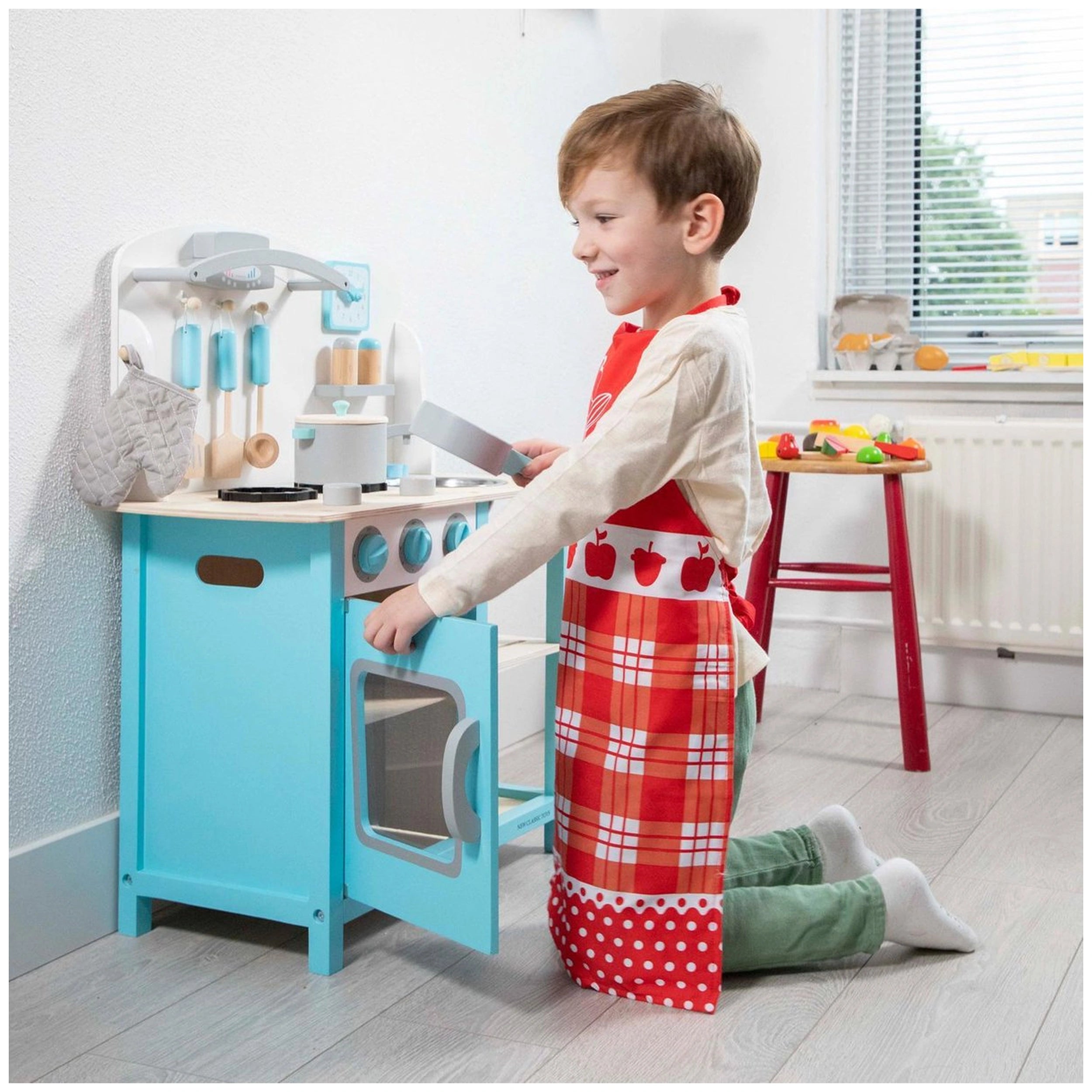 New Classic Toys - Cocina de Madera Azul Bon Appetit - Profesiones de Imaginación y Juego de Roles