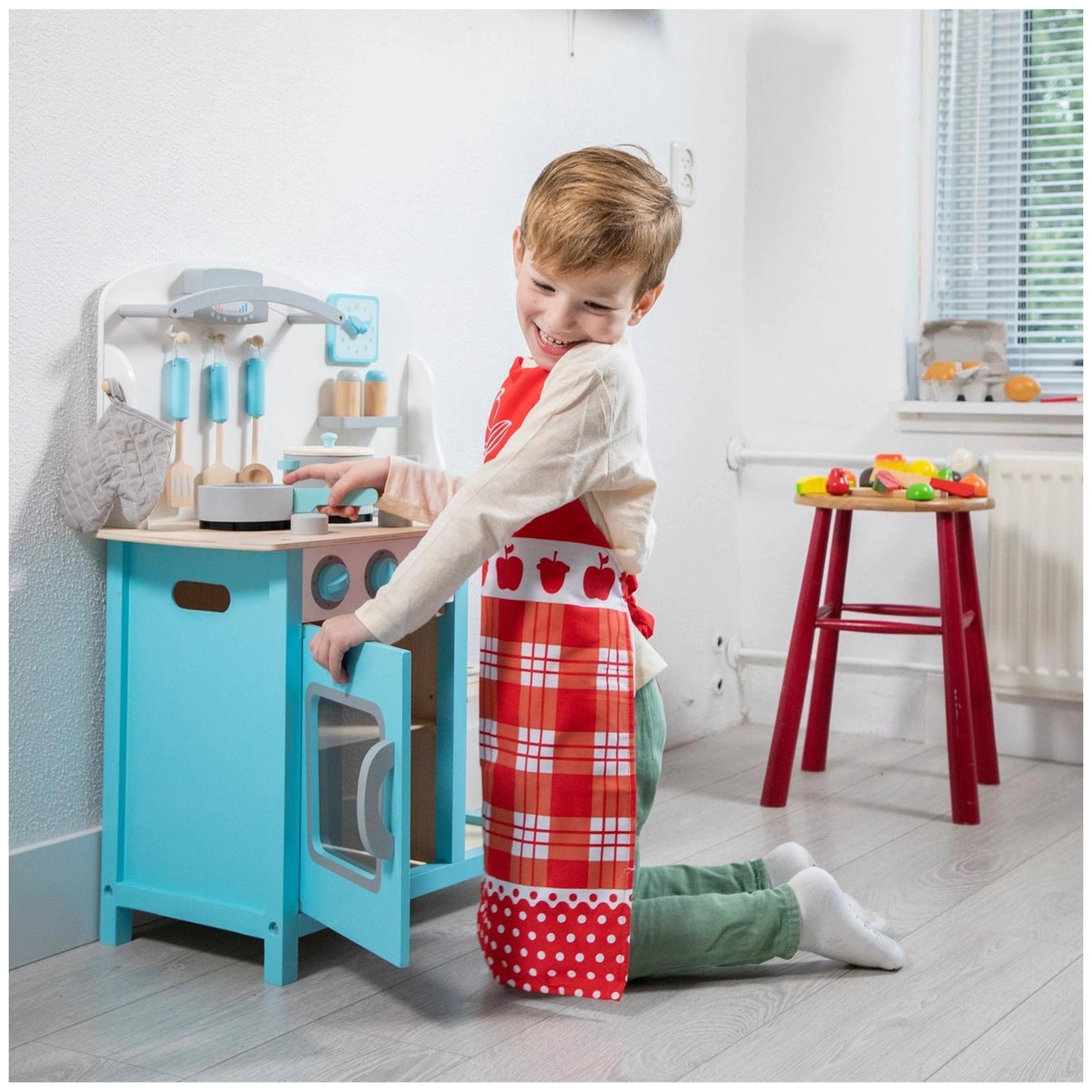 New Classic Toys - Cocina de Madera Azul Bon Appetit - Profesiones de Imaginación y Juego de Roles