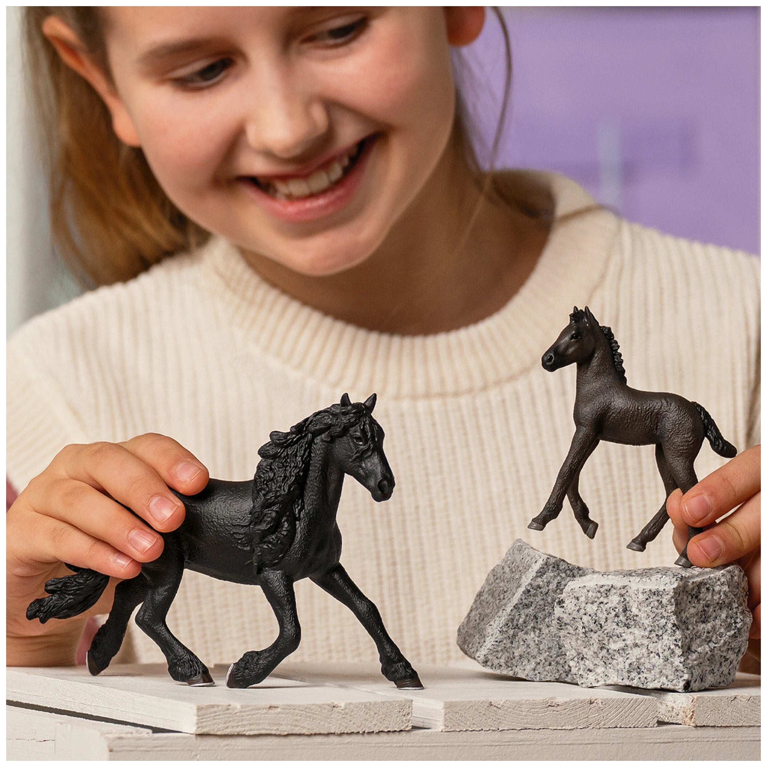 Schleich - Horse Club - Friesian Foal - Action & Toy Figures - 13977