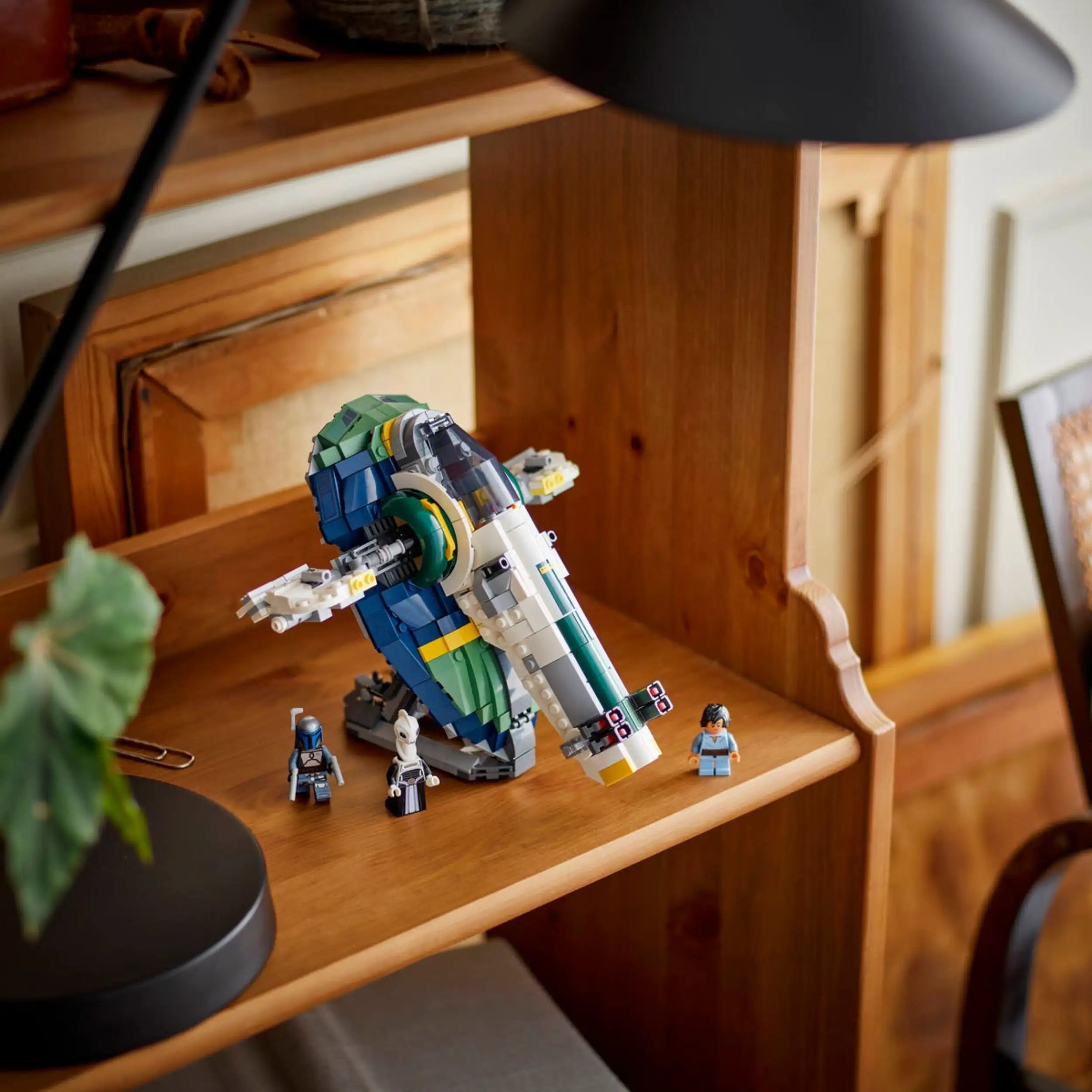 LEGO - La nave estelar de Jango Fett - Figuras de acción y juguetes