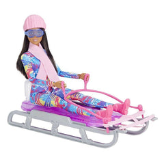 Mattel - Muñeca Barbie de Deportes de Invierno en Trineo - Figuras de Juguete y Juegos de Muñecas